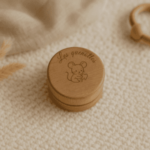 Boîte à dents de lait en bois gravée avec une souris - Accessoire personnalisé pour garder les quenottes de bébé