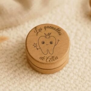 Boîte à dents de lait personnalisée en bois avec dent gravée, souvenir unique pour conserver les premières dents.