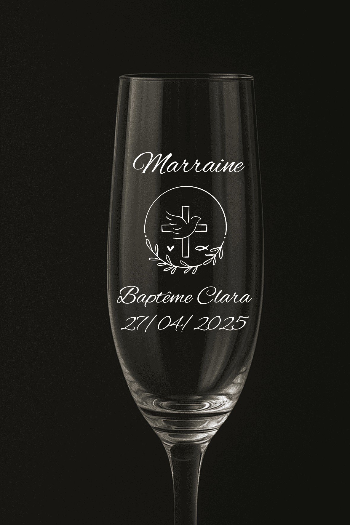 Flûte à champagne baptême personnalisée avec colombe, croix et feuillage – modèle Colombe Croix, gravée pour marraine.
