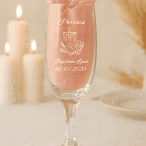 Flûte à champagne baptême personnalisée modèle Cérémonie, gravée pour le parrain avec le motif religieux et les informations du baptême de Lyna.