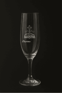 Flûte à champagne baptême modèle Bible, version vierge pour prévisualisation personnalisée en direct.