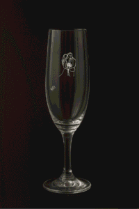 Flûte à champagne personnalisée avec illustration de couple marié gravée, cadeau de mariage romantique et souvenir unique.