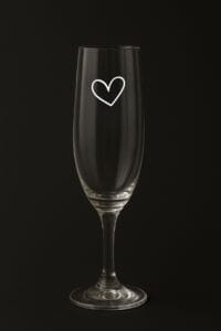 Prévisualisation flûte champagne personnalisable avec cœur gravé pour mariage et demande témoin