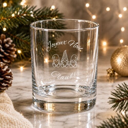 Verre à eau de Noël gravé motif gnomes scandinaves avec prénom